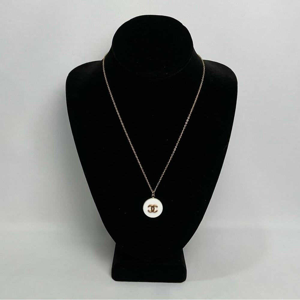 White & Gold CC Button - Picture 2 of 12